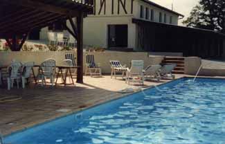 Piscine et meubles de jardin